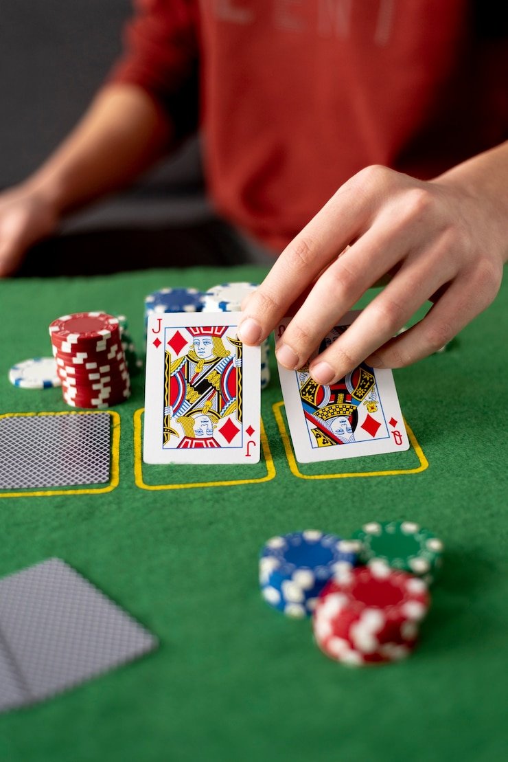 Dragon Tiger live dealer studio showing card dealing interface